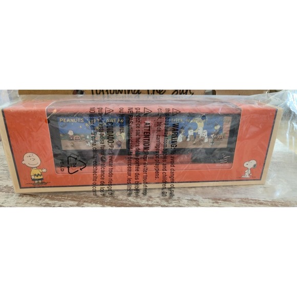 Lionel Other - Lionel 6-39363 Peanuts Halloween Boxcar O Gauge NIB - Small Paint Chip